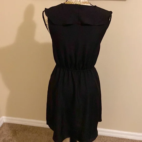 Little black dress - Picture 3 of 3